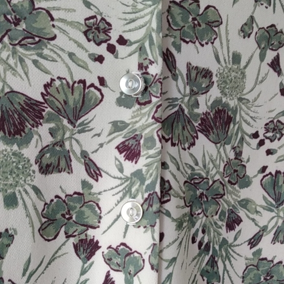 Women's Floral Button Down Short Sleeve Shirt - Picture 3 of 5